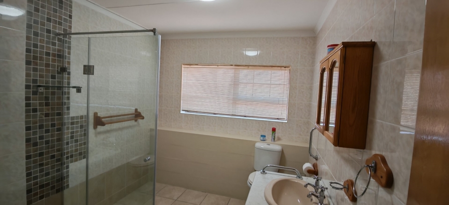 5 Bedroom Property for Sale in Dana Bay Western Cape